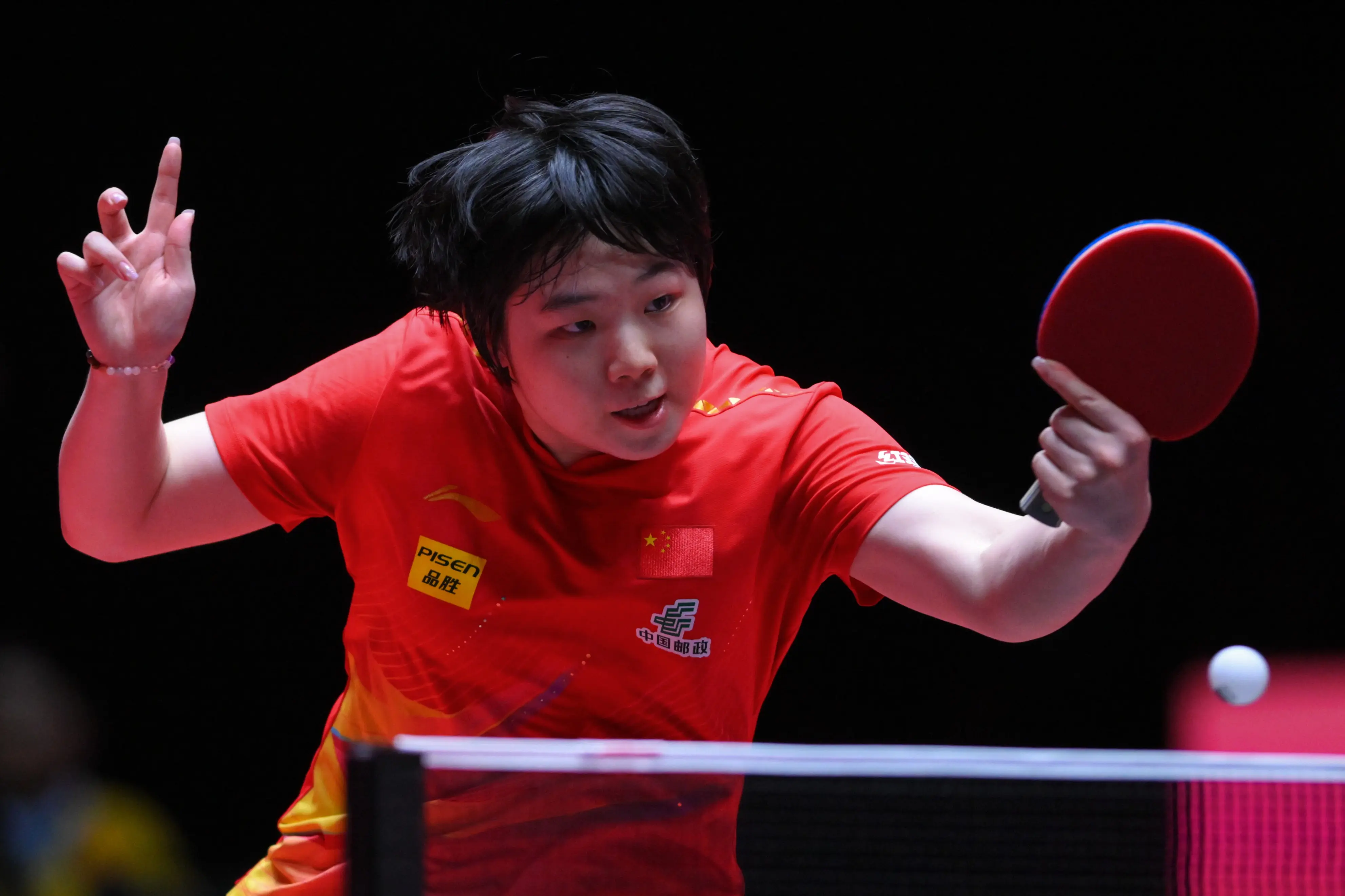 赛战张本智, 特洛夫退赛, 左右对阵中 赛战张本智, 特洛夫退赛, 左右对阵中