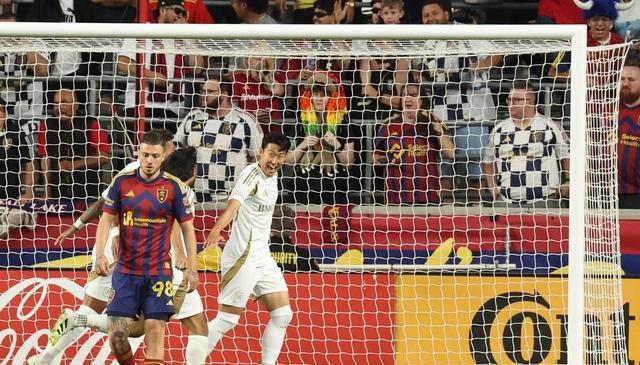 场仅第, 对方门将毫, 二审